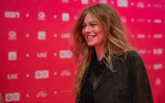 20250307 Red Carpet Verleihung 25. Amadeus Austrian Music Awards WIEN, OESTERREICH - 07. MAERZ: Saengerin und Schauspielerin Zoe Straub bei ihrer Ankunft am Redcarpet anlaesslich der Verleihung des 25. Amadeus Austria Music Awards 2025 in der MARX Halle am 07. Maerz 20253 in Wien, Oesterreich. 250307_SEPA_17_148 Copyright: xIsabellexOuvrardx SEPAxMedia