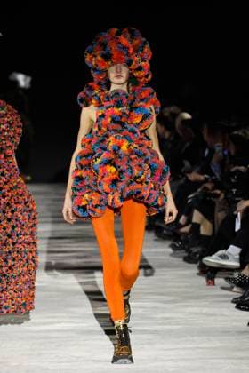Entertainment Bilder des Tages Noir Kei Ninomiya Ready to wear fall winter 2025 26 Paris March 2005 Noir Kei Ninomiya Ready to wear fall winter 2025 26 Paris March 2005, Credit:Zeppelin Avalon  Copyright: xZeppelinx xAvalonx 0973729385