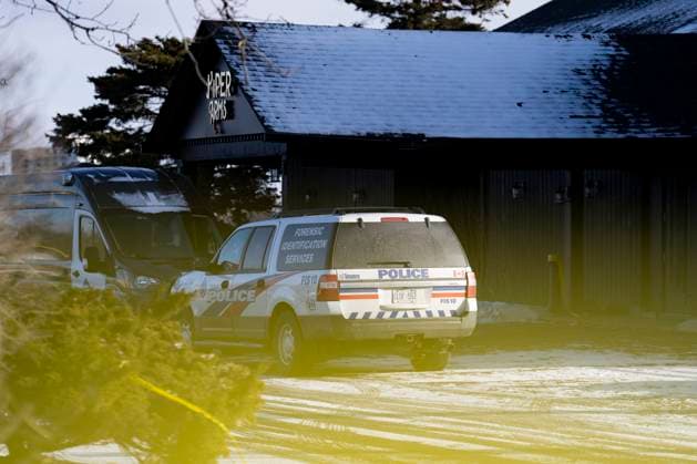 March 8, 2025, Toronto, On, Canada: Police work the scene of a shooting at a pub that left 12 people injured, including six with gunshot wounds, in Toronto, on Saturday, March 8, 2025. Toronto Canada  - ZUMAc35_ 20250308_zaf_c35_014 Copyright: xArlynxMcadoreyx