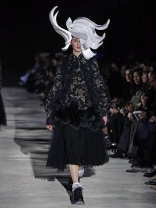 PFW - Noir Kei Ninomiya Runway A model walks the runway during the Noir Kei Ninomiya Womenswear Fall Winter 2025-2026 show as part of Paris Fashion, on March 8, 2025 in Paris, France. Photo by Alain-Gil Gonzalez ABACAPRESS.COM Paris France  Copyright: xGonzalezxAlain-Gil ABACAx