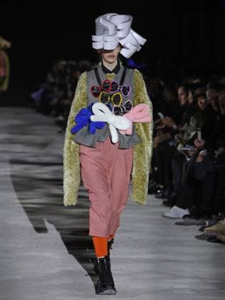 PFW - Noir Kei Ninomiya Runway A model walks the runway during the Noir Kei Ninomiya Womenswear Fall Winter 2025-2026 show as part of Paris Fashion, on March 8, 2025 in Paris, France. Photo by Alain-Gil Gonzalez ABACAPRESS.COM Paris France  Copyright: xGonzalezxAlain-Gil ABACAx