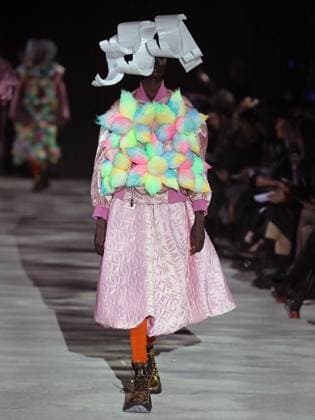 PFW - Noir Kei Ninomiya Runway A model walks the runway during the Noir Kei Ninomiya Womenswear Fall Winter 2025-2026 show as part of Paris Fashion, on March 8, 2025 in Paris, France. Photo by Alain-Gil Gonzalez ABACAPRESS.COM Paris France  Copyright: xGonzalezxAlain-Gil ABACAx
