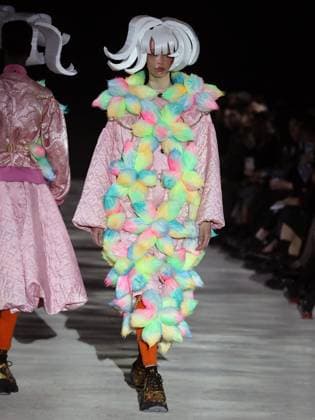 Entertainment Bilder des Tages PFW - Noir Kei Ninomiya Runway A model walks the runway during the Noir Kei Ninomiya Womenswear Fall Winter 2025-2026 show as part of Paris Fashion, on March 8, 2025 in Paris, France. Photo by Alain-Gil Gonzalez ABACAPRESS.COM Paris France  Copyright: xGonzalezxAlain-Gil ABACAx