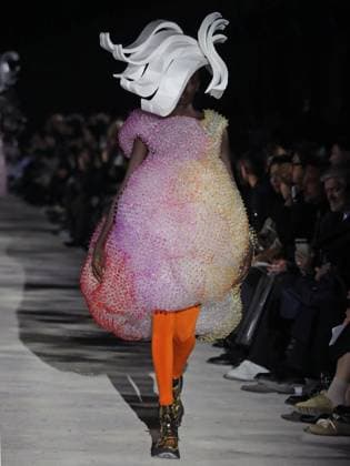 PFW - Noir Kei Ninomiya Runway A model walks the runway during the Noir Kei Ninomiya Womenswear Fall Winter 2025-2026 show as part of Paris Fashion, on March 8, 2025 in Paris, France. Photo by Alain-Gil Gonzalez ABACAPRESS.COM Paris France  Copyright: xGonzalezxAlain-Gil ABACAx
