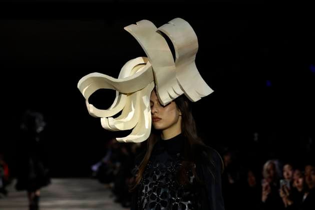 Noir Kei Ninomiya Ready to wear fall winter 2025 26 Paris March 2005 Noir Kei Ninomiya Ready to wear fall winter 2025 26 Paris March 2005, Credit:Zeppelin Avalon  Copyright: xZeppelinx xAvalonx 0973752467