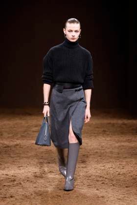 HERMES Ready to wear fall winter 2025 26 Paris March 2005 HERMES Ready to wear fall winter 2025 26 Paris March 2005, Credit:Zeppelin Avalon  Copyright: xZeppelinx xAvalonx 0973819915