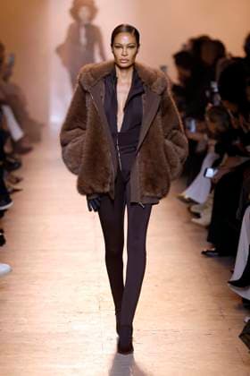 Elie Saab Ready to wear fall winter 2025 26 Paris March 2005 Elie Saab Ready to wear fall winter 2025 26 Paris March 2005, Credit:Zeppelin Avalon  Copyright: xZeppelinx xAvalonx 0973823014