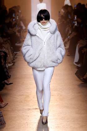 Elie Saab Ready to wear fall winter 2025 26 Paris March 2005 Elie Saab Ready to wear fall winter 2025 26 Paris March 2005, Credit:Zeppelin Avalon  Copyright: xZeppelinx xAvalonx 0973823632