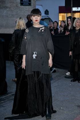 PFW Ann Demeulemeester Outside Arrivals Kozue Akimoto arriving at Ann Demeulemeester show during Paris Fashion Week in Paris, France on March 8, 2025. Photo by Julien Reynaud APS-Medias ABACAPRESS.COM Paris France  Copyright: xReynaudxJulien APS-Medias ABACAx