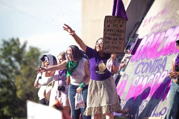 Hundreds of women join the worldwide protest against gender-violence, marching on Reforma Avenue to the main square Zocalo on the occasion of International Women s Day. on March 8, 2025 in Mexico City, Mexico. Mexico City Mexico - ZUMAe321 20250308_zia_e321_098 Copyright: xNataliaxPescadorx