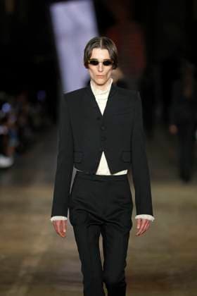 McQueen Ready to wear fall winter 2025 26 Paris March 2005 McQueen Ready to wear fall winter 2025 26 Paris March 2005, Credit:Zeppelin Avalon  Copyright: xZeppelinx xAvalonx 0973964821