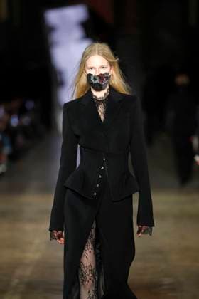 McQueen Ready to wear fall winter 2025 26 Paris March 2005 McQueen Ready to wear fall winter 2025 26 Paris March 2005, Credit:Zeppelin Avalon  Copyright: xZeppelinx xAvalonx 0973964848