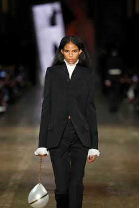 McQueen Ready to wear fall winter 2025 26 Paris March 2005 McQueen Ready to wear fall winter 2025 26 Paris March 2005, Credit:Zeppelin Avalon  Copyright: xZeppelinx xAvalonx 0973964870