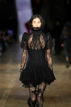 McQueen Ready to wear fall winter 2025 26 Paris March 2005 McQueen Ready to wear fall winter 2025 26 Paris March 2005, Credit:Zeppelin Avalon  Copyright: xZeppelinx xAvalonx 0973965039