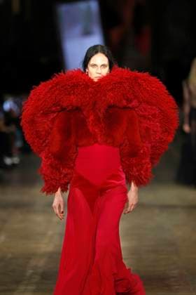 McQueen Ready to wear fall winter 2025 26 Paris March 2005 McQueen Ready to wear fall winter 2025 26 Paris March 2005, Credit:Zeppelin Avalon  Copyright: xZeppelinx xAvalonx 0973965100