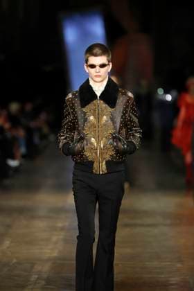 McQueen Ready to wear fall winter 2025 26 Paris March 2005 McQueen Ready to wear fall winter 2025 26 Paris March 2005, Credit:Zeppelin Avalon  Copyright: xZeppelinx xAvalonx 0973965684