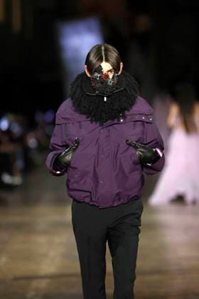 McQueen Ready to wear fall winter 2025 26 Paris March 2005 McQueen Ready to wear fall winter 2025 26 Paris March 2005, Credit:Zeppelin Avalon  Copyright: xZeppelinx xAvalonx 0973965823