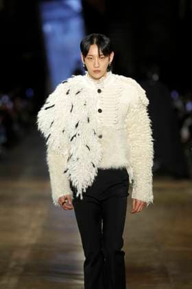 McQueen Ready to wear fall winter 2025 26 Paris March 2005 McQueen Ready to wear fall winter 2025 26 Paris March 2005, Credit:Zeppelin Avalon  Copyright: xZeppelinx xAvalonx 0973966155
