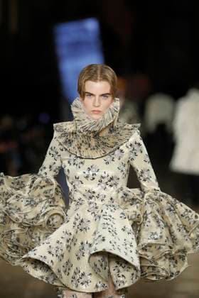 McQueen Ready to wear fall winter 2025 26 Paris March 2005 McQueen Ready to wear fall winter 2025 26 Paris March 2005, Credit:Zeppelin Avalon  Copyright: xZeppelinx xAvalonx 0973966200