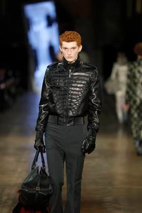 McQueen Ready to wear fall winter 2025 26 Paris March 2005 McQueen Ready to wear fall winter 2025 26 Paris March 2005, Credit:Zeppelin Avalon  Copyright: xZeppelinx xAvalonx 0973966277
