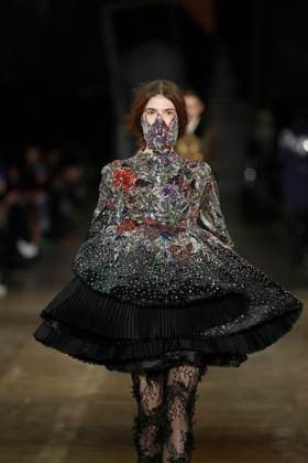 McQueen Ready to wear fall winter 2025 26 Paris March 2005 McQueen Ready to wear fall winter 2025 26 Paris March 2005, Credit:Zeppelin Avalon  Copyright: xZeppelinx xAvalonx 0973966453