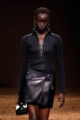 HERMES Ready to wear fall winter 2025 26 Paris March 2005 HERMES Ready to wear fall winter 2025 26 Paris March 2005, Credit:Zeppelin Avalon  Copyright: xZeppelinx xAvalonx 0973980188