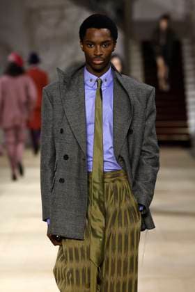 Andreas Kronthaler for Vivienne Westwood Ready to wear fall winter 2025 26 Paris March 2005 Andreas Kronthaler for Vivienne Westwood Ready to wear fall winter 2025 26 Paris March 2005, Credit:Zeppelin Avalon  Copyright: xZeppelinx xAvalonx 0973962506