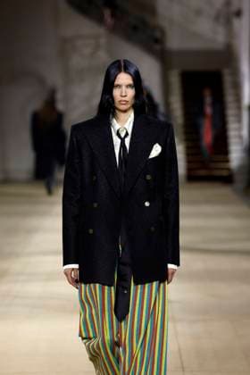 Andreas Kronthaler for Vivienne Westwood Ready to wear fall winter 2025 26 Paris March 2005 Andreas Kronthaler for Vivienne Westwood Ready to wear fall winter 2025 26 Paris March 2005, Credit:Zeppelin Avalon  Copyright: xZeppelinx xAvalonx 0973962632