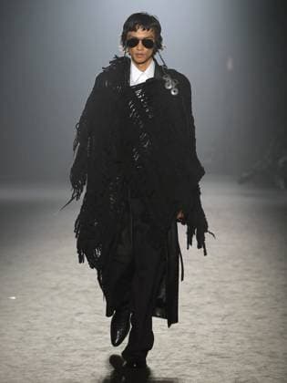 PFW - Ann Demeulemeester Runway A model walks the runway during the Ann Demeulemeester Womenswear Fall Winter 2025-2026 show as part of Paris Fashion Week at Espace des Blancs Manteaux on March 8, 2025 in Paris, France. Photo by Alaain-Gil Gonzalez ABACAPRESS.COM Paris France  Copyright: xGonzalezxAlain-Gil ABACAx