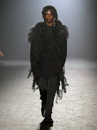PFW - Ann Demeulemeester Runway A model walks the runway during the Ann Demeulemeester Womenswear Fall Winter 2025-2026 show as part of Paris Fashion Week at Espace des Blancs Manteaux on March 8, 2025 in Paris, France. Photo by Alaain-Gil Gonzalez ABACAPRESS.COM Paris France  Copyright: xGonzalezxAlain-Gil ABACAx