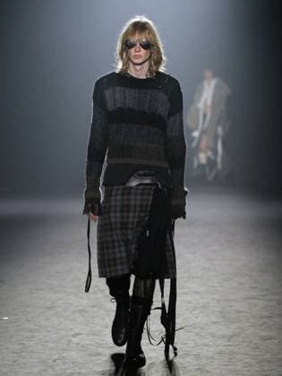 PFW - Ann Demeulemeester Runway A model walks the runway during the Ann Demeulemeester Womenswear Fall Winter 2025-2026 show as part of Paris Fashion Week at Espace des Blancs Manteaux on March 8, 2025 in Paris, France. Photo by Alaain-Gil Gonzalez ABACAPRESS.COM Paris France  Copyright: xGonzalezxAlain-Gil ABACAx