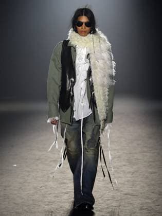 PFW - Ann Demeulemeester Runway A model walks the runway during the Ann Demeulemeester Womenswear Fall Winter 2025-2026 show as part of Paris Fashion Week at Espace des Blancs Manteaux on March 8, 2025 in Paris, France. Photo by Alaain-Gil Gonzalez ABACAPRESS.COM Paris France  Copyright: xGonzalezxAlain-Gil ABACAx
