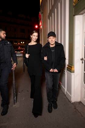 Celebrities arrive at the Frame dinner at Chateau Voltaire during Paris Fashion Week PFW Lars Ulrich drummer Mettalica and Jessica Miller Celebrities arrive at the Frame dinner at Chateau Voltaire during Paris Fashion Week PFW on March 8, 2025 Pierre Perusseau Tiziano da Silva Bestimage Celebrities arrive at the Frame dinner at Chateau Voltaire during Paris Fashion Week PFW on March 8, 2025 Paris France  Copyright: xTizianoxDaxSilvax-xPierrexPerusseaux xBestimagexTizianoxDaxSilvax-xPierrexPerusseaux xBestimagex