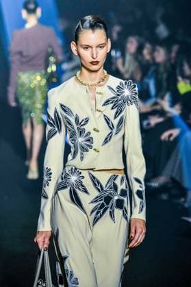 PFW - Georges Hobeika Runway - Paris A model walks the runway during the Georges Hobeika Womenswear Fall Winter 2025-2026 show as part of Paris Fashion Week at Palais De Tokyo in Paris, France, on March 08, 2025. Photo by Shootpix ABACAPRESS.COM Paris France  Copyright: xShootpix ABACAx