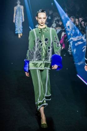 PFW - Georges Hobeika Runway - Paris A model walks the runway during the Georges Hobeika Womenswear Fall Winter 2025-2026 show as part of Paris Fashion Week at Palais De Tokyo in Paris, France, on March 08, 2025. Photo by Shootpix ABACAPRESS.COM Paris France  Copyright: xShootpix ABACAx