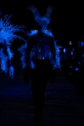 Défilé Noir by Kei Ninomiya Collection Prêt à Porter Automne Hiver 2025 2026 lors de la Fashion Week de Paris PFW Défilé Noir by Kei Ninomiya Collection Prêt à Porter Automne Hiver 2025 2026 lors de la Fashion Week de Paris PFW le 9 mars 2025 Noir by Kei Ninomiya Fall Winter 2025 2026 Ready to Wear Collection fashion show during Paris Fashion Week PFW on March 9, 2025 Paris France  Copyright: xAgencex xBestimagexAgencex xBestimagex