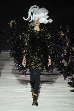 Défilé Noir by Kei Ninomiya Collection Prêt à Porter Automne Hiver 2025 2026 lors de la Fashion Week de Paris PFW Défilé Noir by Kei Ninomiya Collection Prêt à Porter Automne Hiver 2025 2026 lors de la Fashion Week de Paris PFW le 9 mars 2025 Noir by Kei Ninomiya Fall Winter 2025 2026 Ready to Wear Collection fashion show during Paris Fashion Week PFW on March 9, 2025 Paris France  Copyright: xAgencex xBestimagexAgencex xBestimagex