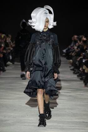 Défilé Noir by Kei Ninomiya Collection Prêt à Porter Automne Hiver 2025 2026 lors de la Fashion Week de Paris PFW Défilé Noir by Kei Ninomiya Collection Prêt à Porter Automne Hiver 2025 2026 lors de la Fashion Week de Paris PFW le 9 mars 2025 Noir by Kei Ninomiya Fall Winter 2025 2026 Ready to Wear Collection fashion show during Paris Fashion Week PFW on March 9, 2025 Paris France  Copyright: xAgencex xBestimagexAgencex xBestimagex