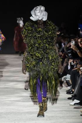 Défilé Noir by Kei Ninomiya Collection Prêt à Porter Automne Hiver 2025 2026 lors de la Fashion Week de Paris PFW Défilé Noir by Kei Ninomiya Collection Prêt à Porter Automne Hiver 2025 2026 lors de la Fashion Week de Paris PFW le 9 mars 2025 Noir by Kei Ninomiya Fall Winter 2025 2026 Ready to Wear Collection fashion show during Paris Fashion Week PFW on March 9, 2025 Paris France  Copyright: xAgencex xBestimagexAgencex xBestimagex
