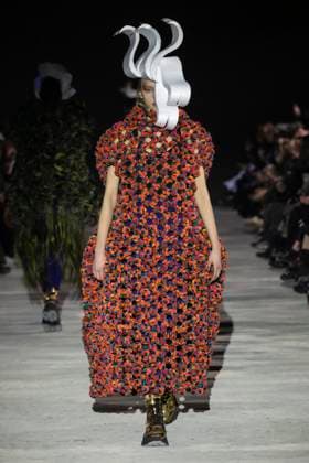 Défilé Noir by Kei Ninomiya Collection Prêt à Porter Automne Hiver 2025 2026 lors de la Fashion Week de Paris PFW Défilé Noir by Kei Ninomiya Collection Prêt à Porter Automne Hiver 2025 2026 lors de la Fashion Week de Paris PFW le 9 mars 2025 Noir by Kei Ninomiya Fall Winter 2025 2026 Ready to Wear Collection fashion show during Paris Fashion Week PFW on March 9, 2025 Paris France  Copyright: xAgencex xBestimagexAgencex xBestimagex