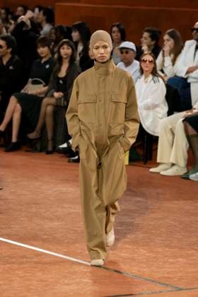 Défilé Lacoste Collection Prêt à Porter Automne Hiver 2025 2026 lors de la Fashion Week de Paris PFW Défilé Lacoste Collection Prêt à Porter Automne Hiver 2025 2026 lors de la Fashion Week de Paris PFW le 9 mars 2025 Lacoste Fall Winter 2025 2026 Ready to Wear Collection fashion show during Paris Fashion Week PFW on March 9, 2025 Paris France  Copyright: xAgencex xBestimagexAgencex xBestimagex