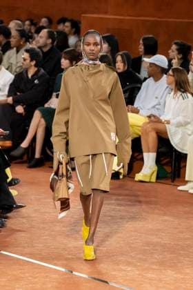 Défilé Lacoste Collection Prêt à Porter Automne Hiver 2025 2026 lors de la Fashion Week de Paris PFW Défilé Lacoste Collection Prêt à Porter Automne Hiver 2025 2026 lors de la Fashion Week de Paris PFW le 9 mars 2025 Lacoste Fall Winter 2025 2026 Ready to Wear Collection fashion show during Paris Fashion Week PFW on March 9, 2025 Paris France  Copyright: xAgencex xBestimagexAgencex xBestimagex