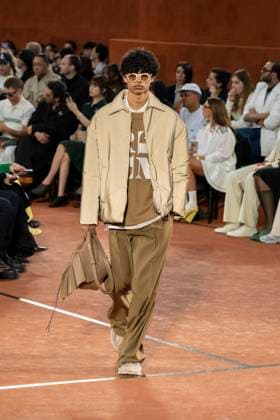 Défilé Lacoste Collection Prêt à Porter Automne Hiver 2025 2026 lors de la Fashion Week de Paris PFW Défilé Lacoste Collection Prêt à Porter Automne Hiver 2025 2026 lors de la Fashion Week de Paris PFW le 9 mars 2025 Lacoste Fall Winter 2025 2026 Ready to Wear Collection fashion show during Paris Fashion Week PFW on March 9, 2025 Paris France  Copyright: xAgencex xBestimagexAgencex xBestimagex