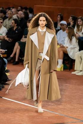 Défilé Lacoste Collection Prêt à Porter Automne Hiver 2025 2026 lors de la Fashion Week de Paris PFW Défilé Lacoste Collection Prêt à Porter Automne Hiver 2025 2026 lors de la Fashion Week de Paris PFW le 9 mars 2025 Lacoste Fall Winter 2025 2026 Ready to Wear Collection fashion show during Paris Fashion Week PFW on March 9, 2025 Paris France  Copyright: xAgencex xBestimagexAgencex xBestimagex