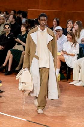 Défilé Lacoste Collection Prêt à Porter Automne Hiver 2025 2026 lors de la Fashion Week de Paris PFW Défilé Lacoste Collection Prêt à Porter Automne Hiver 2025 2026 lors de la Fashion Week de Paris PFW le 9 mars 2025 Lacoste Fall Winter 2025 2026 Ready to Wear Collection fashion show during Paris Fashion Week PFW on March 9, 2025 Paris France  Copyright: xAgencex xBestimagexAgencex xBestimagex