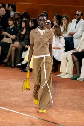 Défilé Lacoste Collection Prêt à Porter Automne Hiver 2025 2026 lors de la Fashion Week de Paris PFW Défilé Lacoste Collection Prêt à Porter Automne Hiver 2025 2026 lors de la Fashion Week de Paris PFW le 9 mars 2025 Lacoste Fall Winter 2025 2026 Ready to Wear Collection fashion show during Paris Fashion Week PFW on March 9, 2025 Paris France  Copyright: xAgencex xBestimagexAgencex xBestimagex