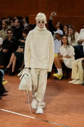 Défilé Lacoste Collection Prêt à Porter Automne Hiver 2025 2026 lors de la Fashion Week de Paris PFW Défilé Lacoste Collection Prêt à Porter Automne Hiver 2025 2026 lors de la Fashion Week de Paris PFW le 9 mars 2025 Lacoste Fall Winter 2025 2026 Ready to Wear Collection fashion show during Paris Fashion Week PFW on March 9, 2025 Paris France  Copyright: xAgencex xBestimagexAgencex xBestimagex