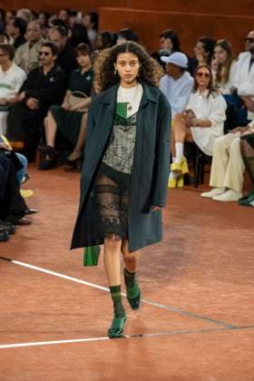 Défilé Lacoste Collection Prêt à Porter Automne Hiver 2025 2026 lors de la Fashion Week de Paris PFW Défilé Lacoste Collection Prêt à Porter Automne Hiver 2025 2026 lors de la Fashion Week de Paris PFW le 9 mars 2025 Lacoste Fall Winter 2025 2026 Ready to Wear Collection fashion show during Paris Fashion Week PFW on March 9, 2025 Paris France  Copyright: xAgencex xBestimagexAgencex xBestimagex
