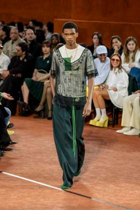 Défilé Lacoste Collection Prêt à Porter Automne Hiver 2025 2026 lors de la Fashion Week de Paris PFW Défilé Lacoste Collection Prêt à Porter Automne Hiver 2025 2026 lors de la Fashion Week de Paris PFW le 9 mars 2025 Lacoste Fall Winter 2025 2026 Ready to Wear Collection fashion show during Paris Fashion Week PFW on March 9, 2025 Paris France  Copyright: xAgencex xBestimagexAgencex xBestimagex