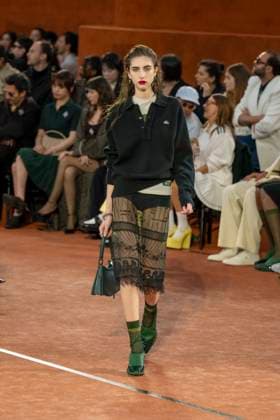 Défilé Lacoste Collection Prêt à Porter Automne Hiver 2025 2026 lors de la Fashion Week de Paris PFW Défilé Lacoste Collection Prêt à Porter Automne Hiver 2025 2026 lors de la Fashion Week de Paris PFW le 9 mars 2025 Lacoste Fall Winter 2025 2026 Ready to Wear Collection fashion show during Paris Fashion Week PFW on March 9, 2025 Paris France  Copyright: xAgencex xBestimagexAgencex xBestimagex